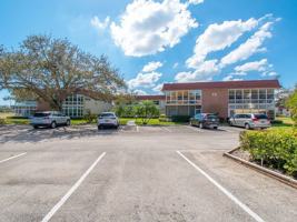 featured image of 11 Vista Palm Ln Apt 206