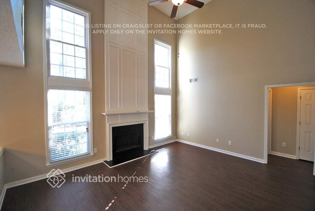 2215 Sprucewood Dr Nw - Photo 2 of 12