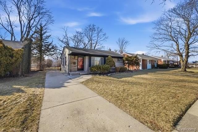 24711 Gardner St - Photo 2 of 19