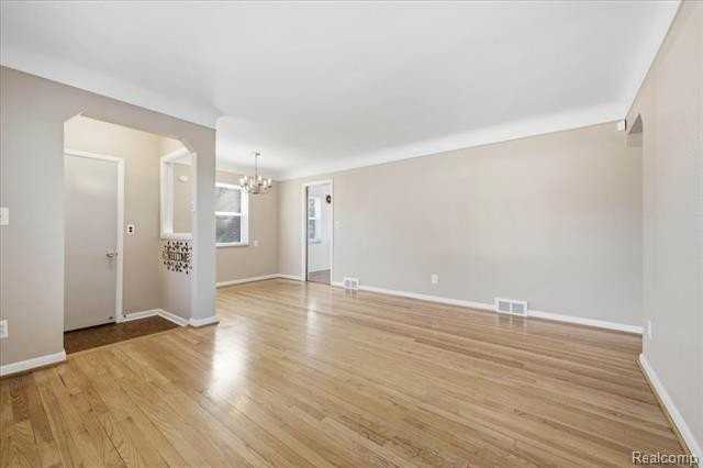 24711 Gardner St - Photo 5 of 19