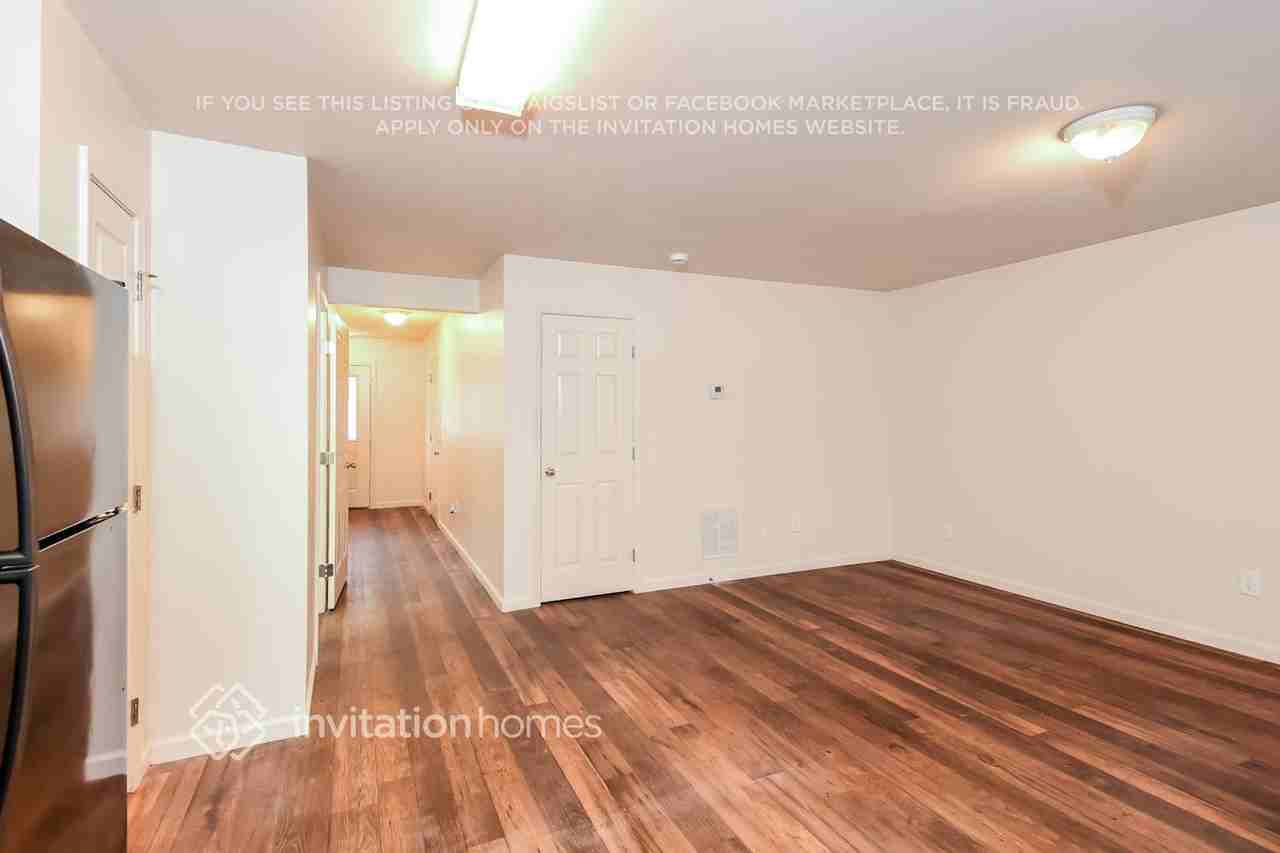 112 Village Pkwy - Photo 5 of 18