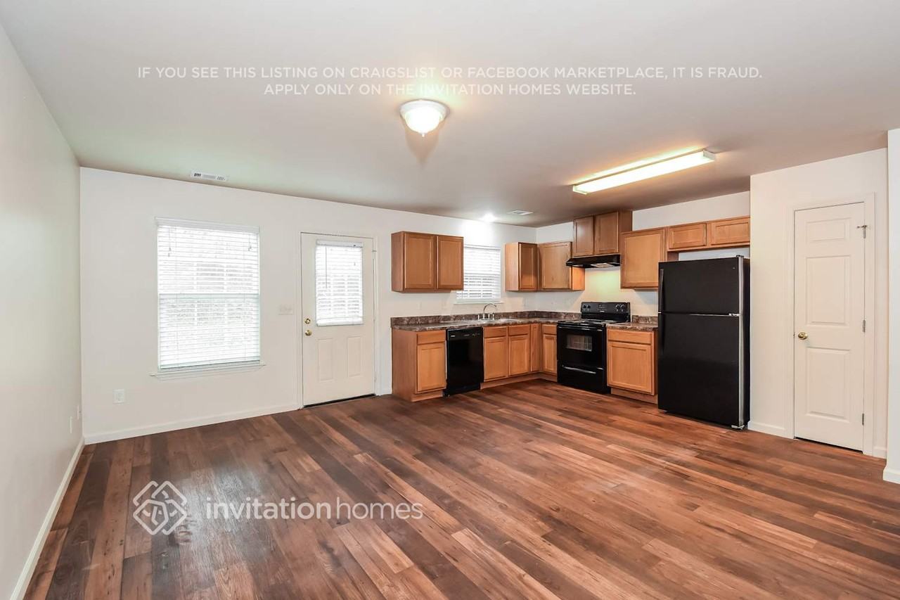 112 Village Pkwy - Photo 6 of 18