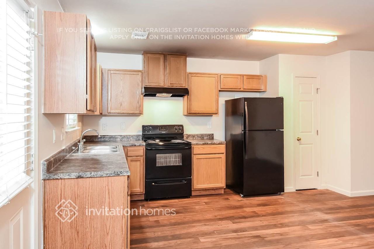 112 Village Pkwy - Photo 7 of 18