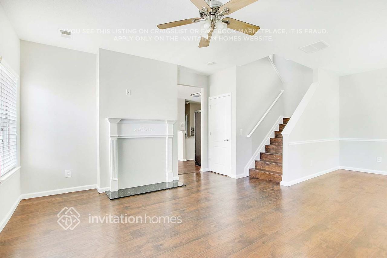 3182 Imperial Cir Sw - Photo 2 of 14