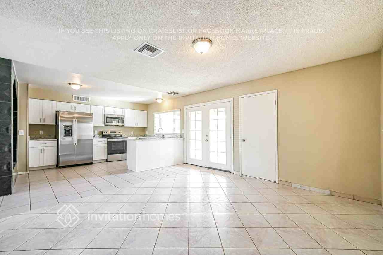 3105 N 59th Ave - Photo 5 of 17