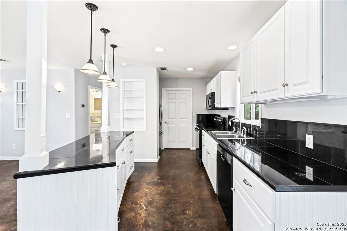 560 Private Road 1515 - Photo 2 of 20