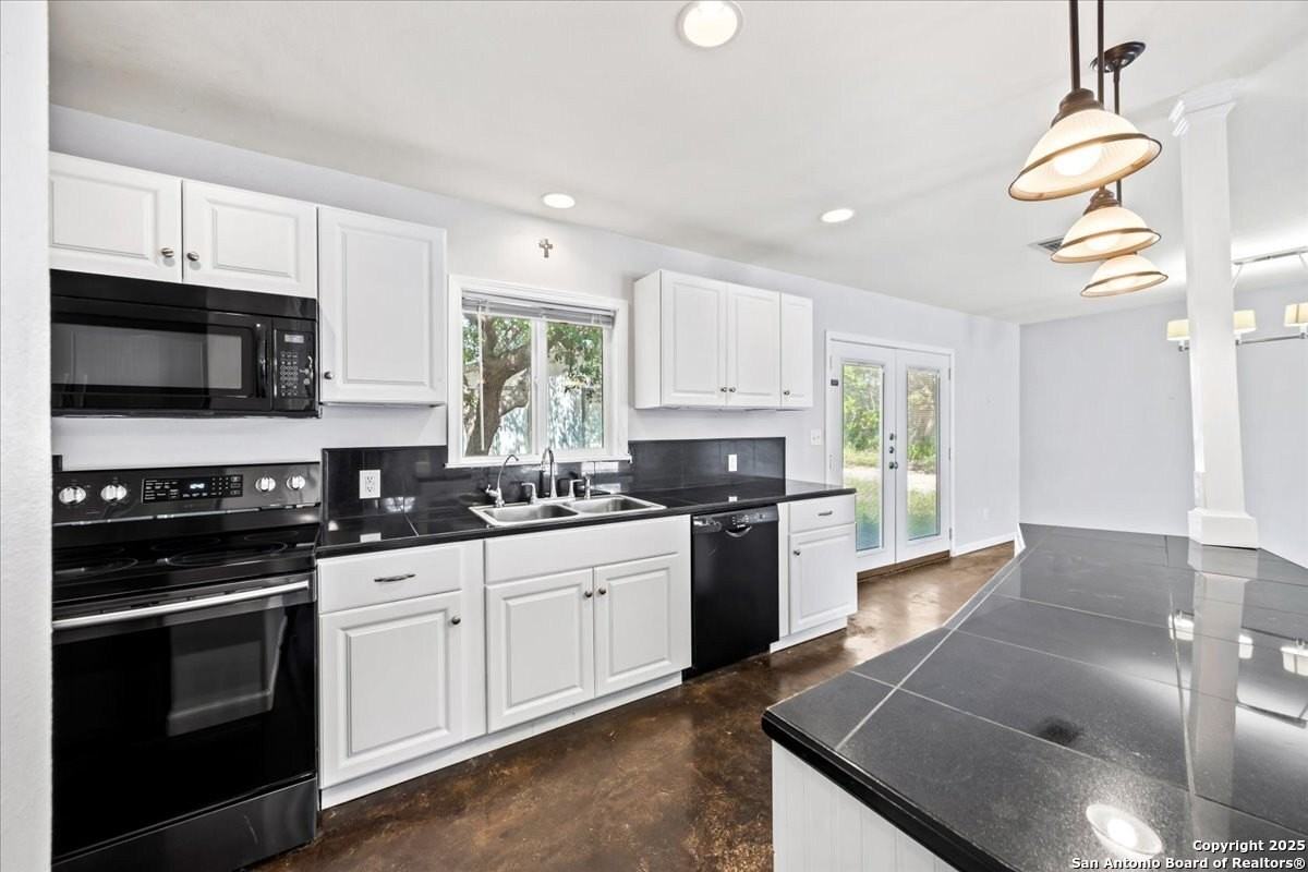 560 Private Road 1515 - Photo 3 of 20