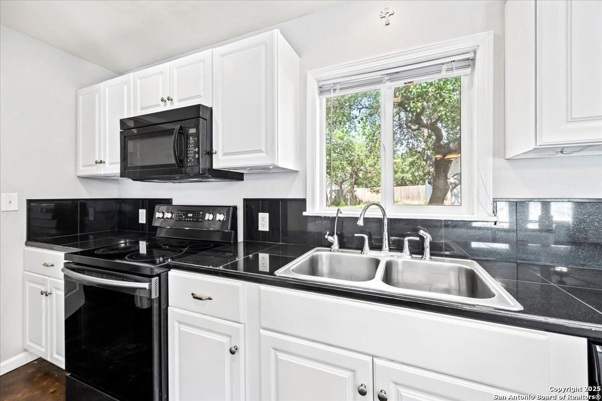 560 Private Road 1515 - Photo 4 of 20