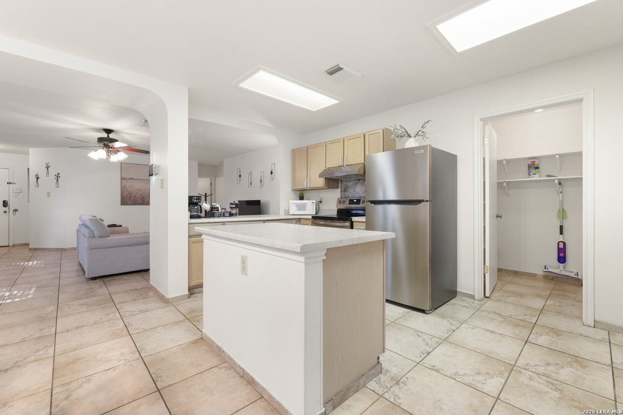 9306 Maverick Pass - Photo 3 of 21