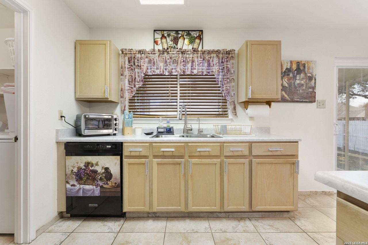 9306 Maverick Pass - Photo 6 of 21