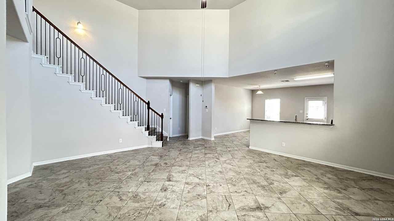 7807 Coolspring Dr - Photo 3 of 37