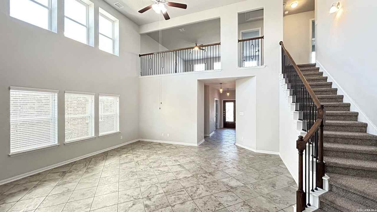 7807 Coolspring Dr - Photo 5 of 37