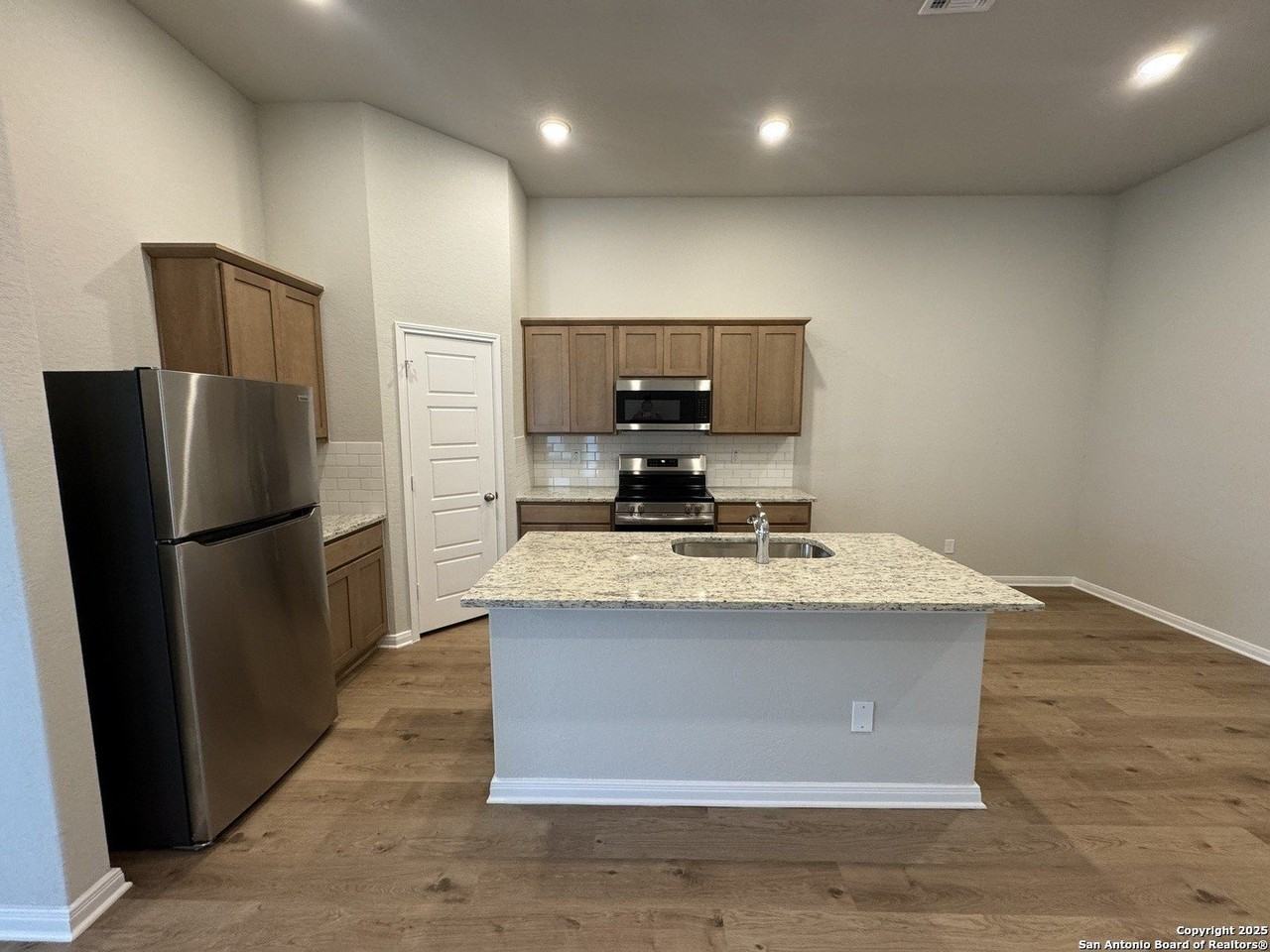 5415 Devils Gate Unit 1 - Photo 5 of 16