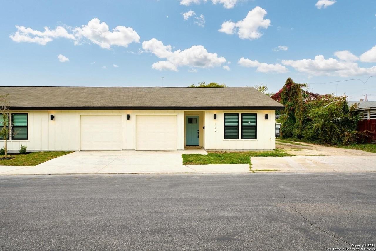 103 Saint Ann Unit 102 - Photo 3 of 35