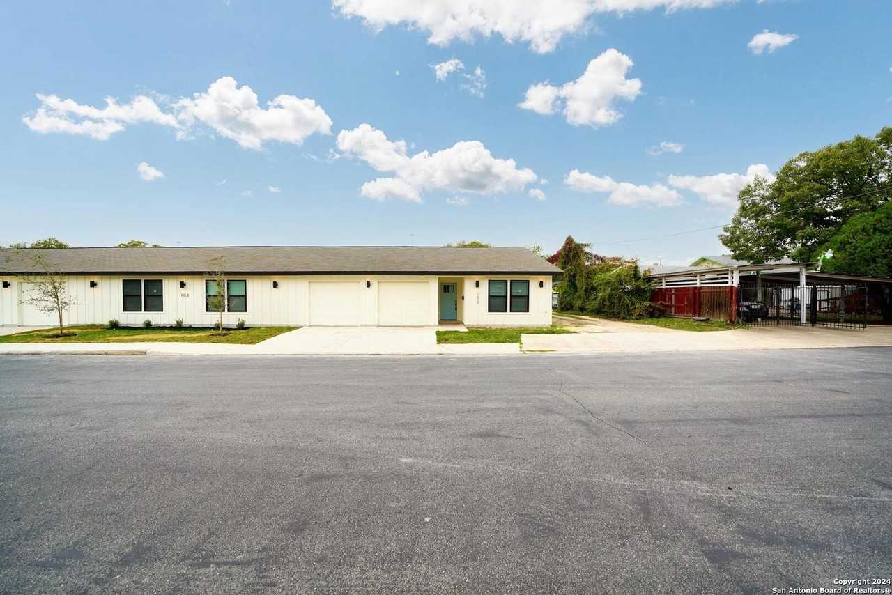 103 Saint Ann Unit 102 - Photo 4 of 35