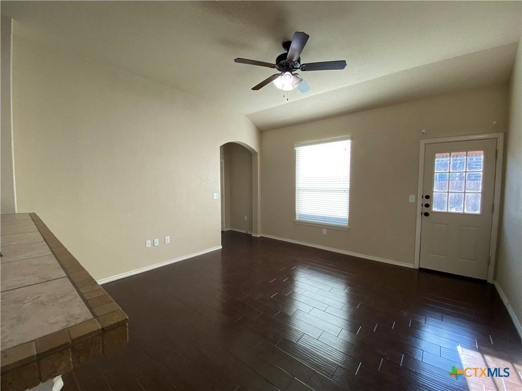 688 Creekside Cir - Photo 3 of 21