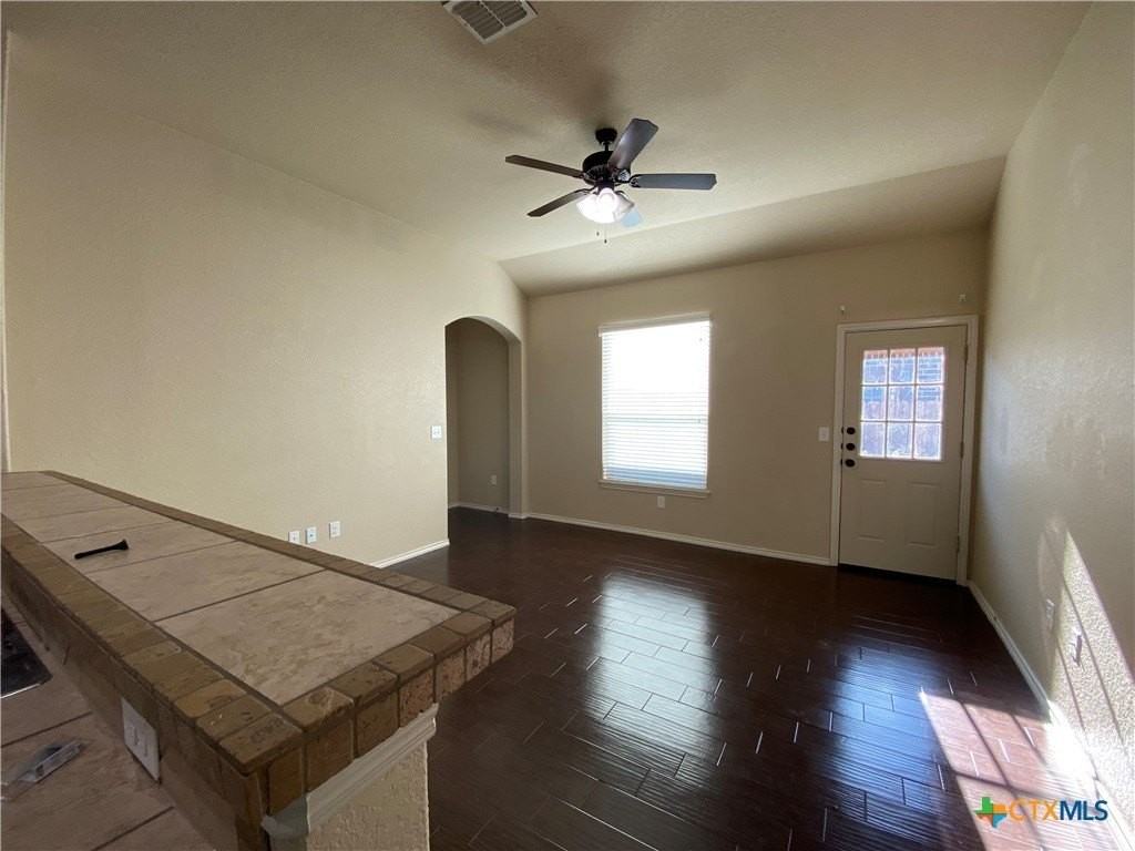 688 Creekside Cir - Photo 4 of 21