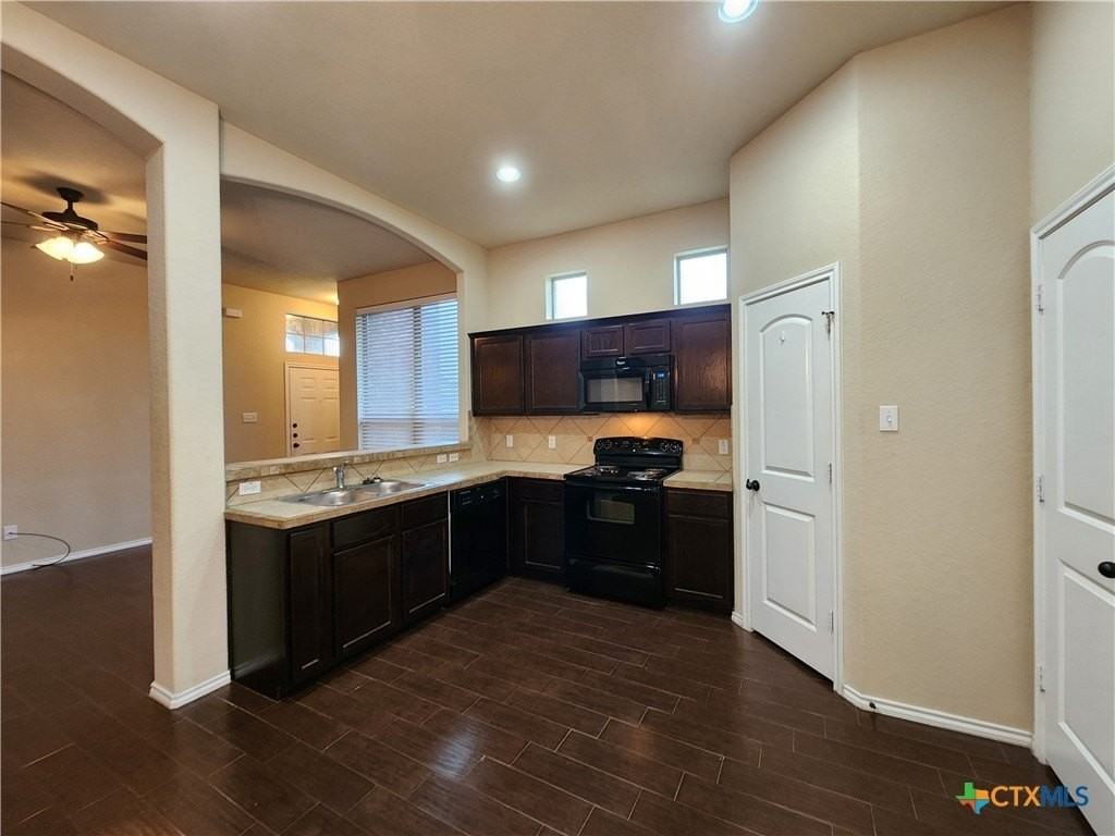 303 Rosalie Dr - Photo 4 of 18