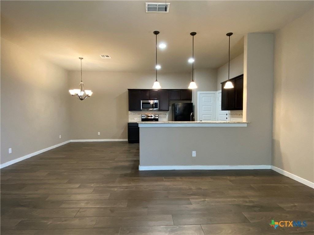 2213 Avery Vlg - Photo 4 of 31