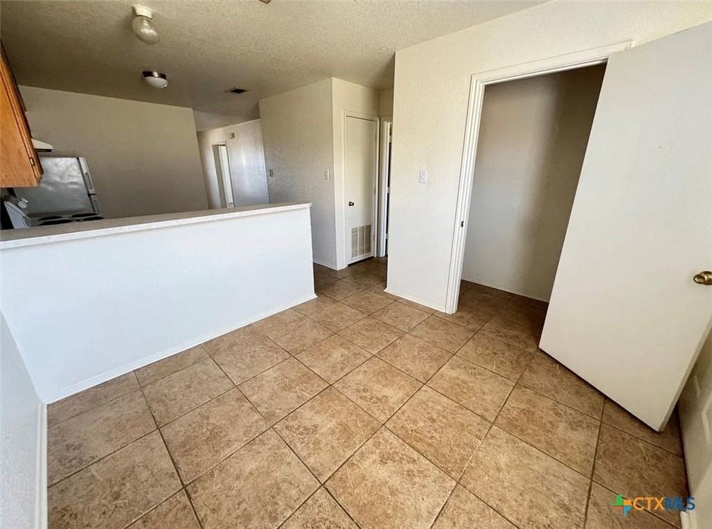 3404 Zephyr Rd - Photo 7 of 10