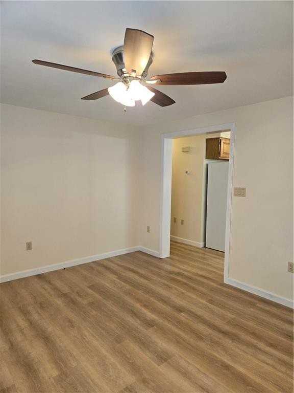 19 Berclay St Unit R - Photo 5 of 9