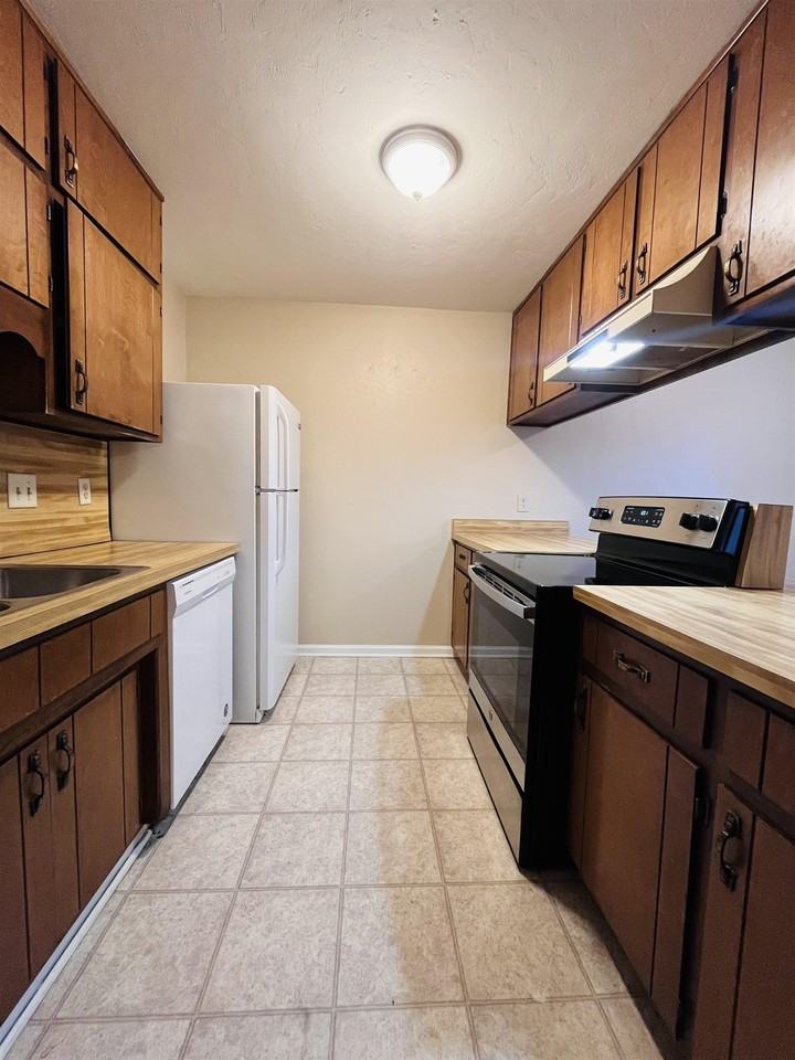 3732 Donovan Dr Apt B - Photo 6 of 12