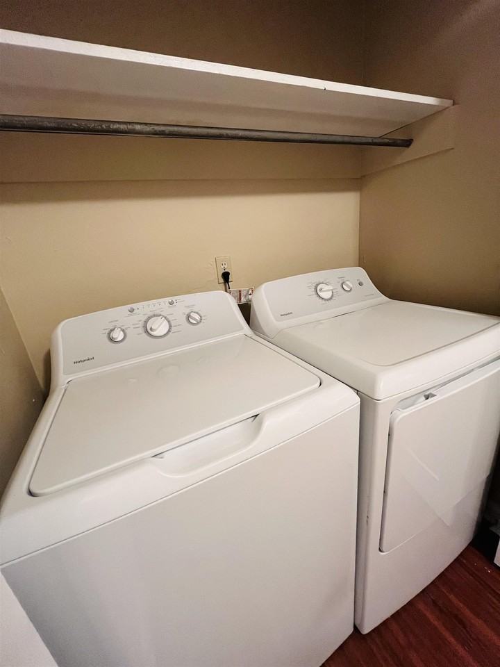 3732 Donovan Dr Apt B - Photo 7 of 12