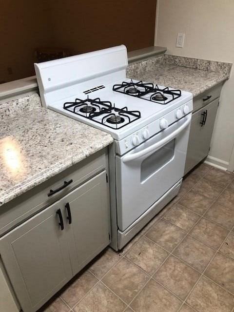 1501 Twin Lakes Cir - Photo 4 of 10