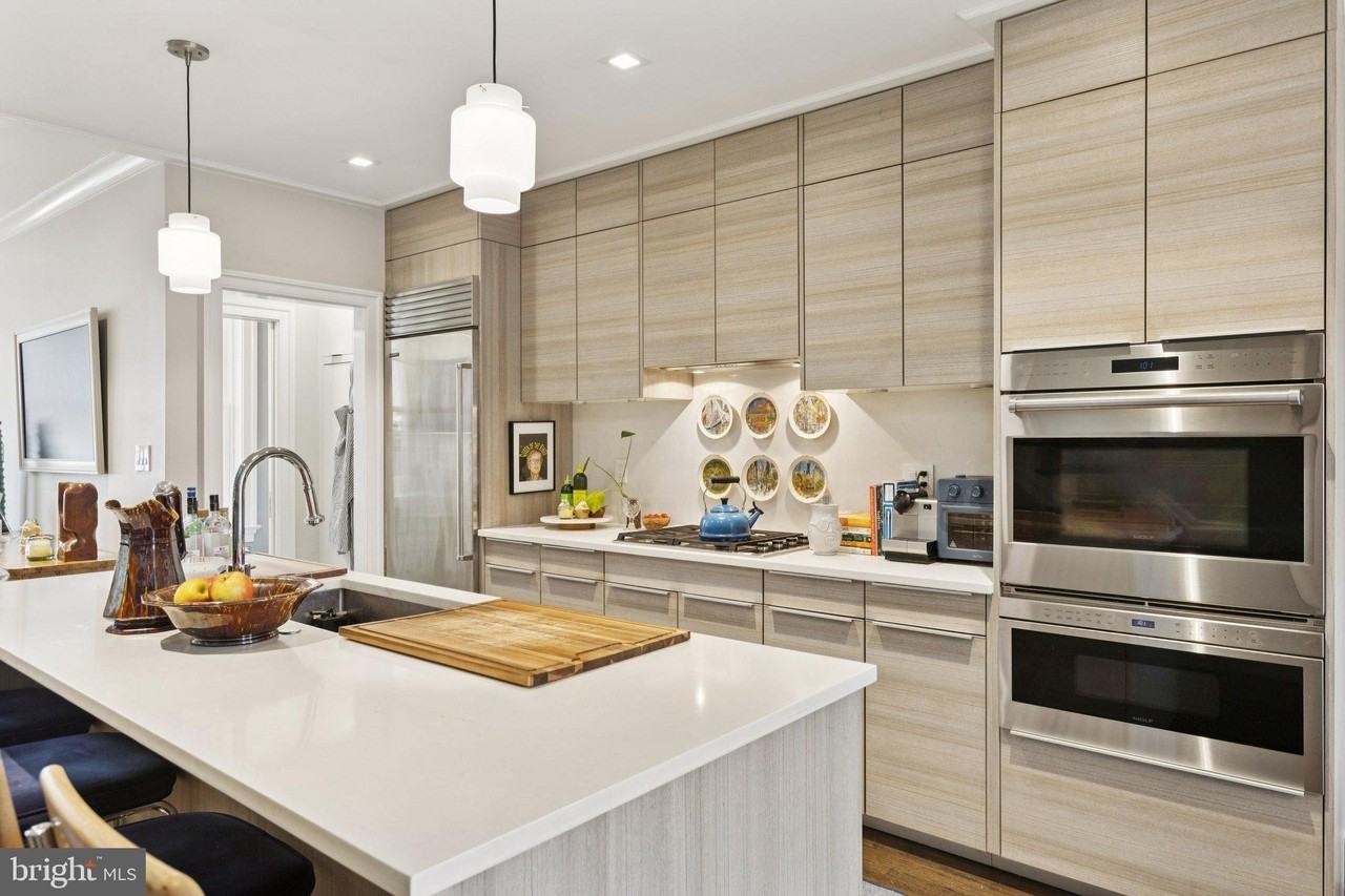 1724 34th St Nw - Photo 4 of 33