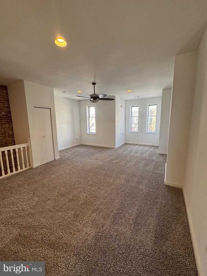 526 8th St Ne Unit 1 - Photo 3 of 15