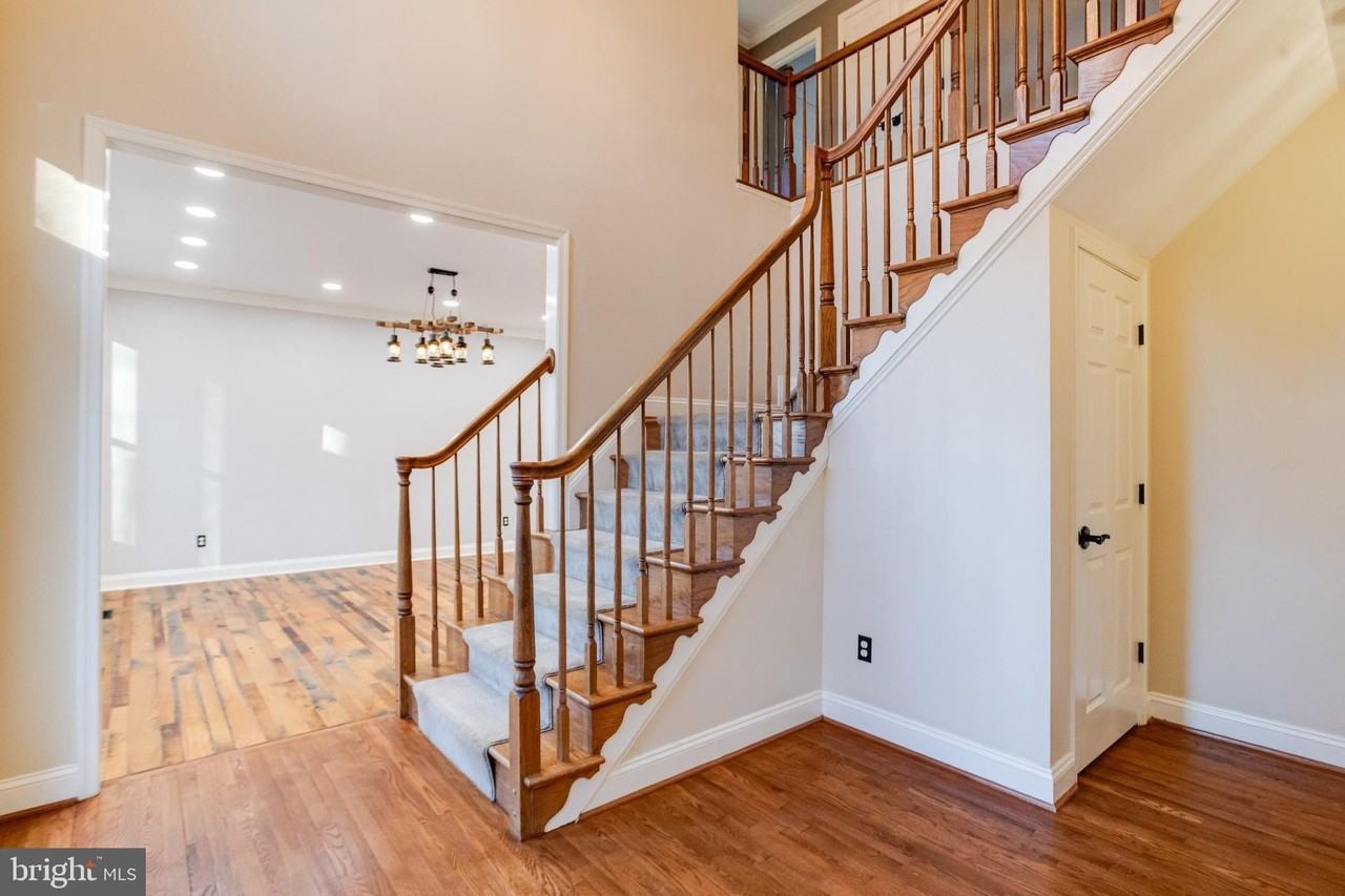 3209 Homewood Rd - Photo 3 of 50