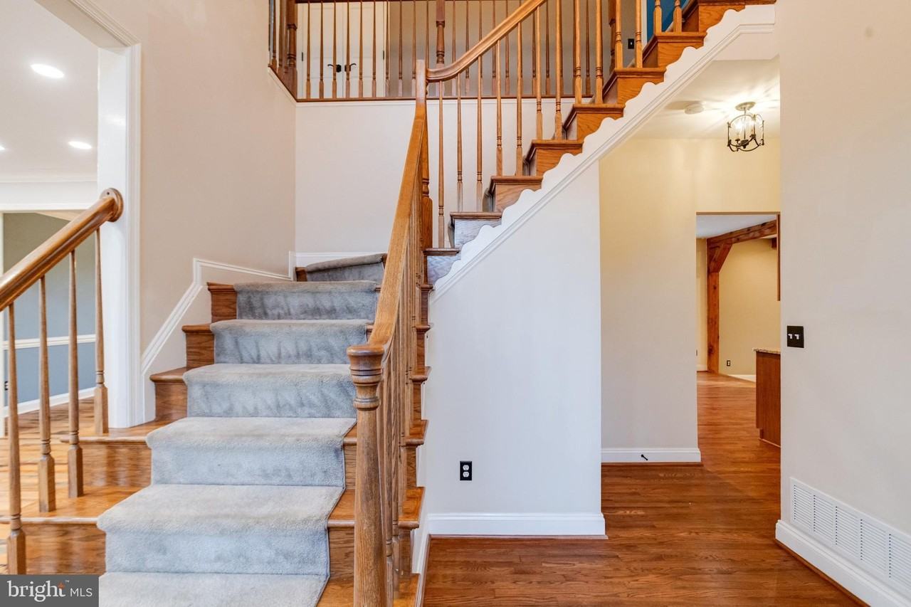 3209 Homewood Rd - Photo 4 of 50