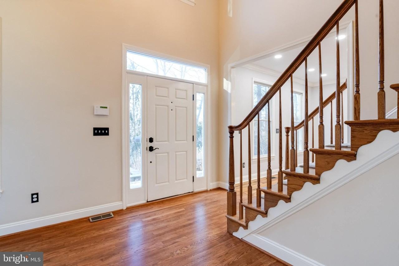 3209 Homewood Rd - Photo 5 of 50