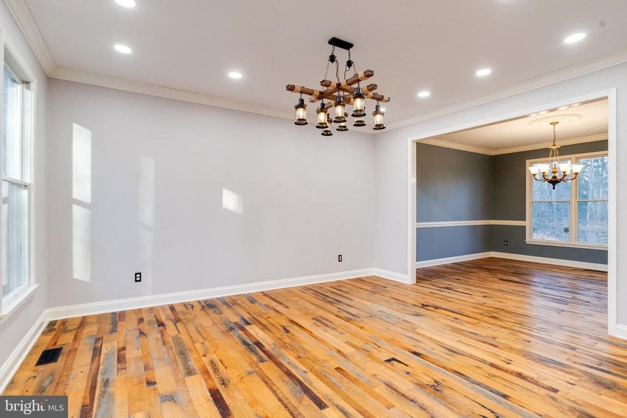 3209 Homewood Rd - Photo 7 of 50