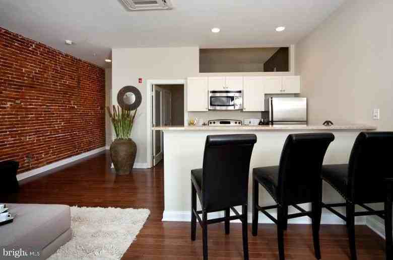 1201 N Charles St - Photo 7 of 19