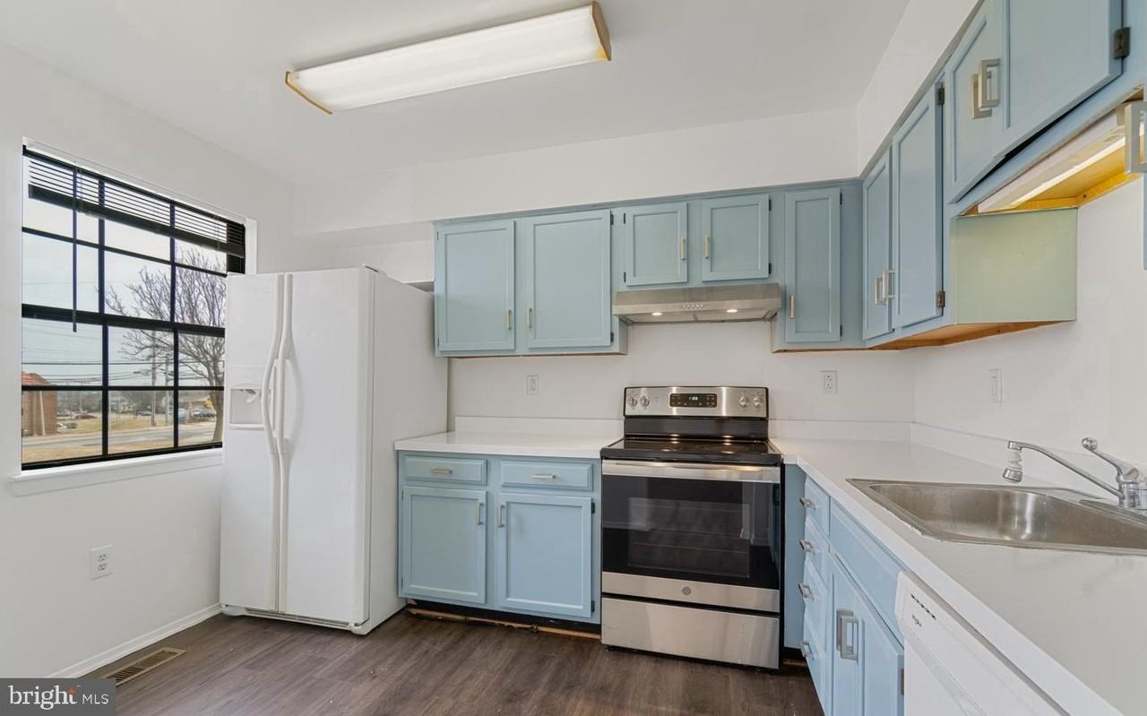 21 Holland Hill Ct - Photo 3 of 28