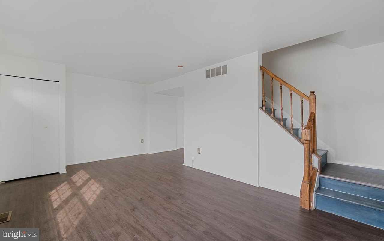 21 Holland Hill Ct - Photo 7 of 28