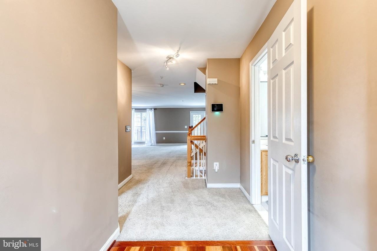 10820 Sherwood Hill Rd - Photo 2 of 34