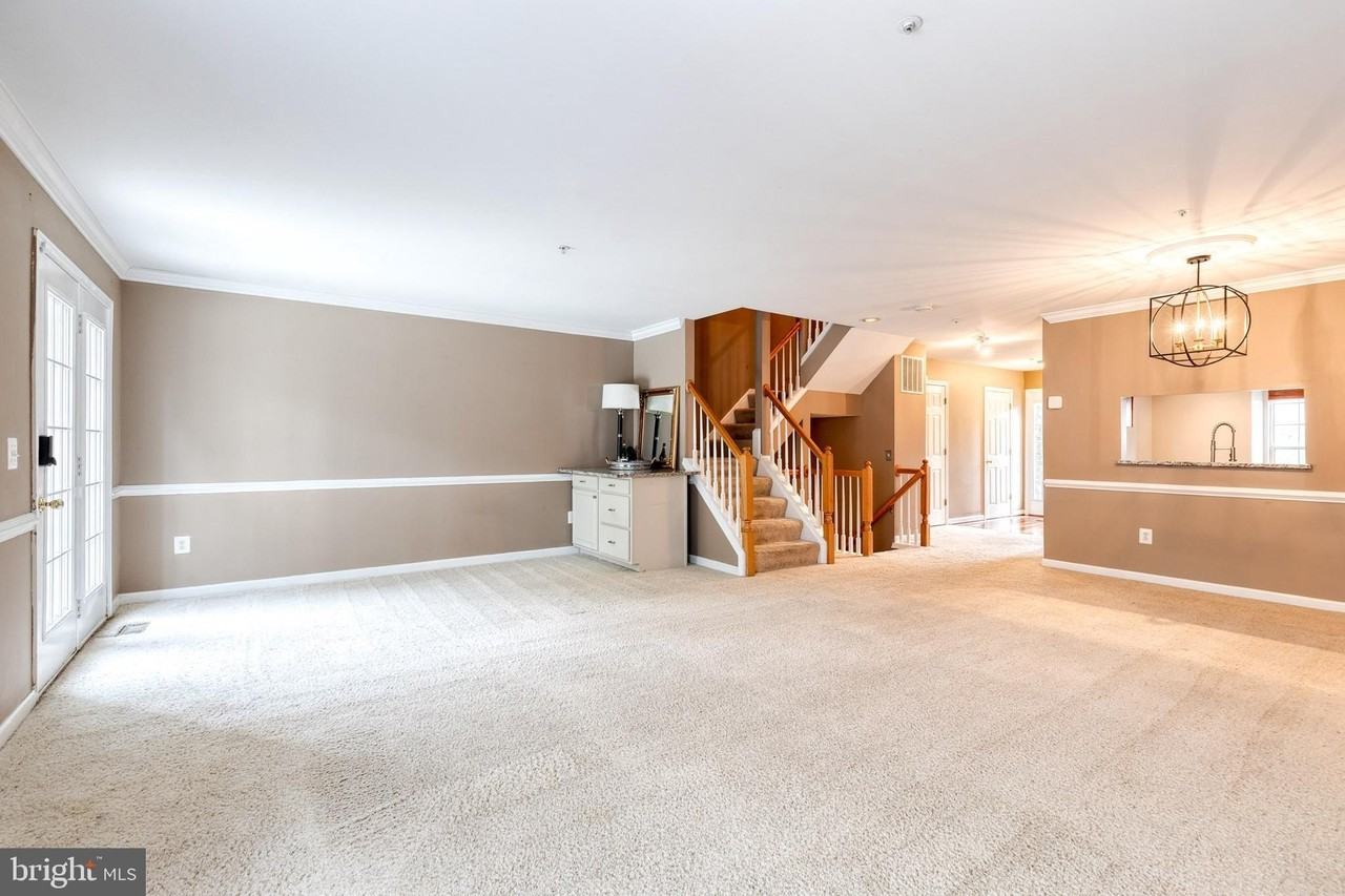 10820 Sherwood Hill Rd - Photo 7 of 34