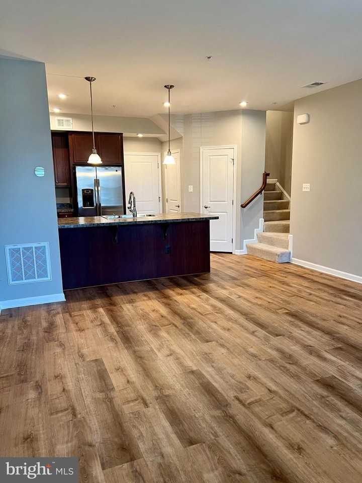 6508 Walcott Ln - Photo 4 of 22