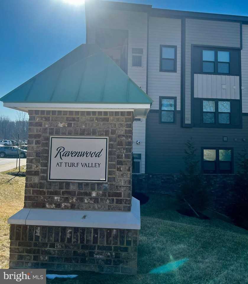 10421 Resort Rd Unit F - Photo 2 of 24