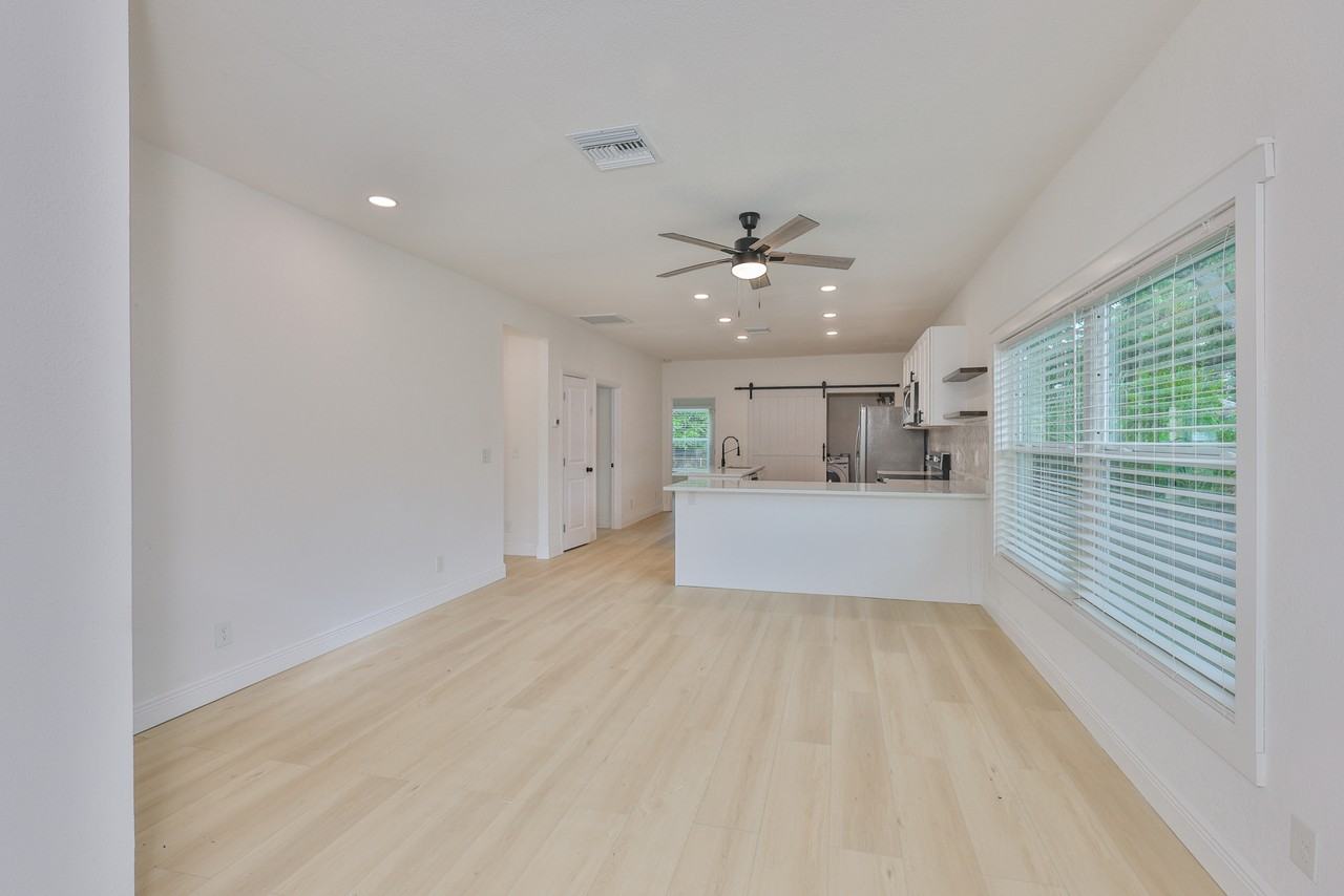 829 18th St S - Photo 7 of 39