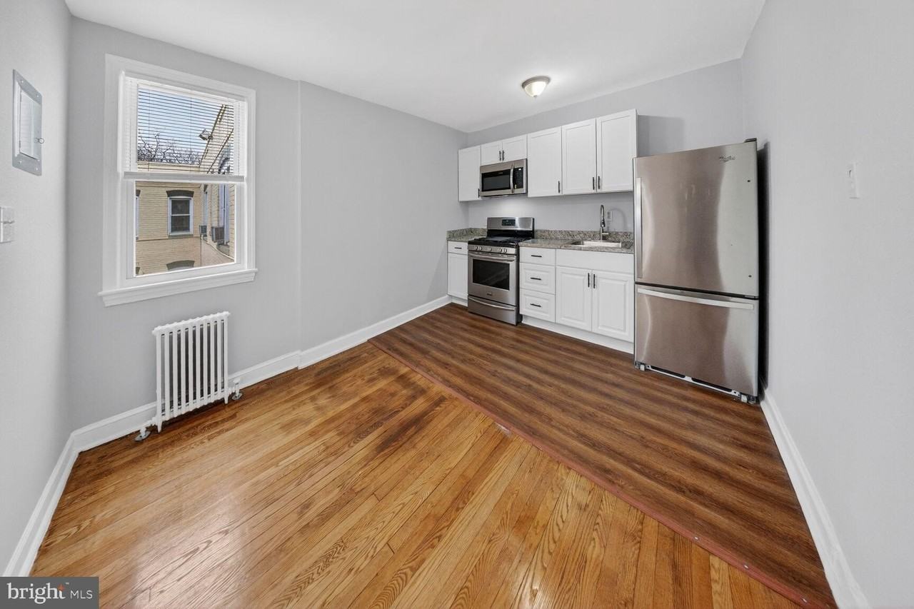 4701 Ravenswood Rd Apt 24 - Photo 2 of 14