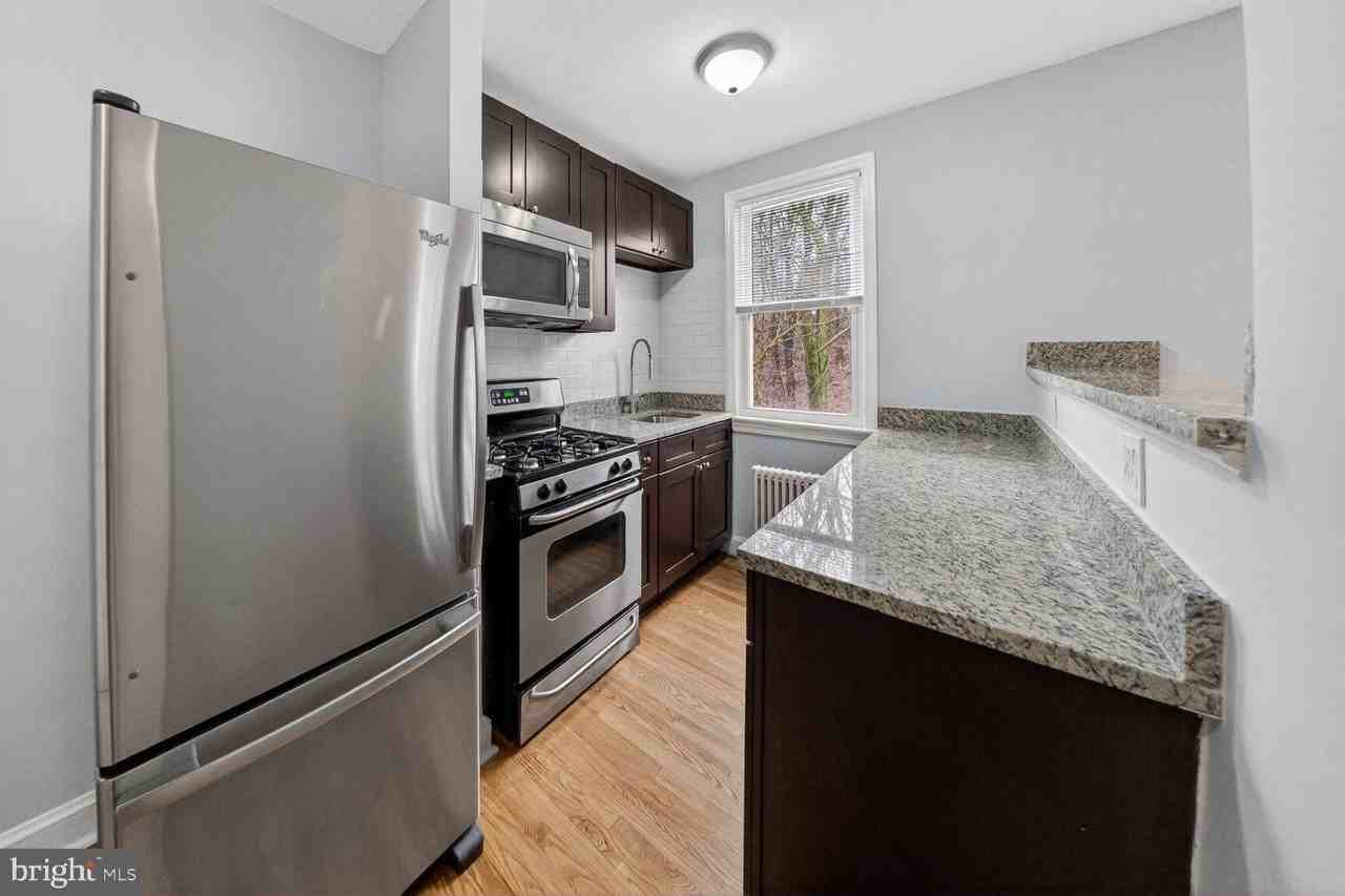 4703 Ravenswood Rd Apt 25 - Photo 7 of 14