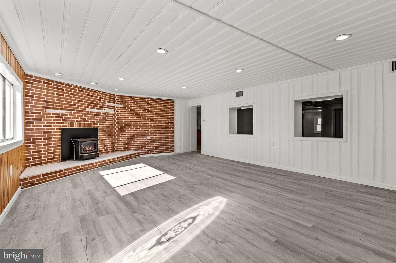 5 Chairville Rd - Photo 4 of 28