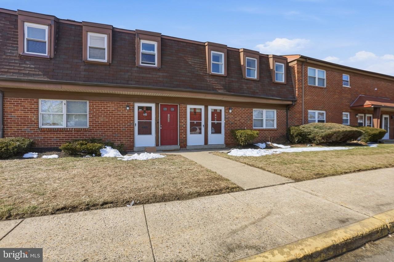 1242 Liberte Ct - Photo 2 of 19