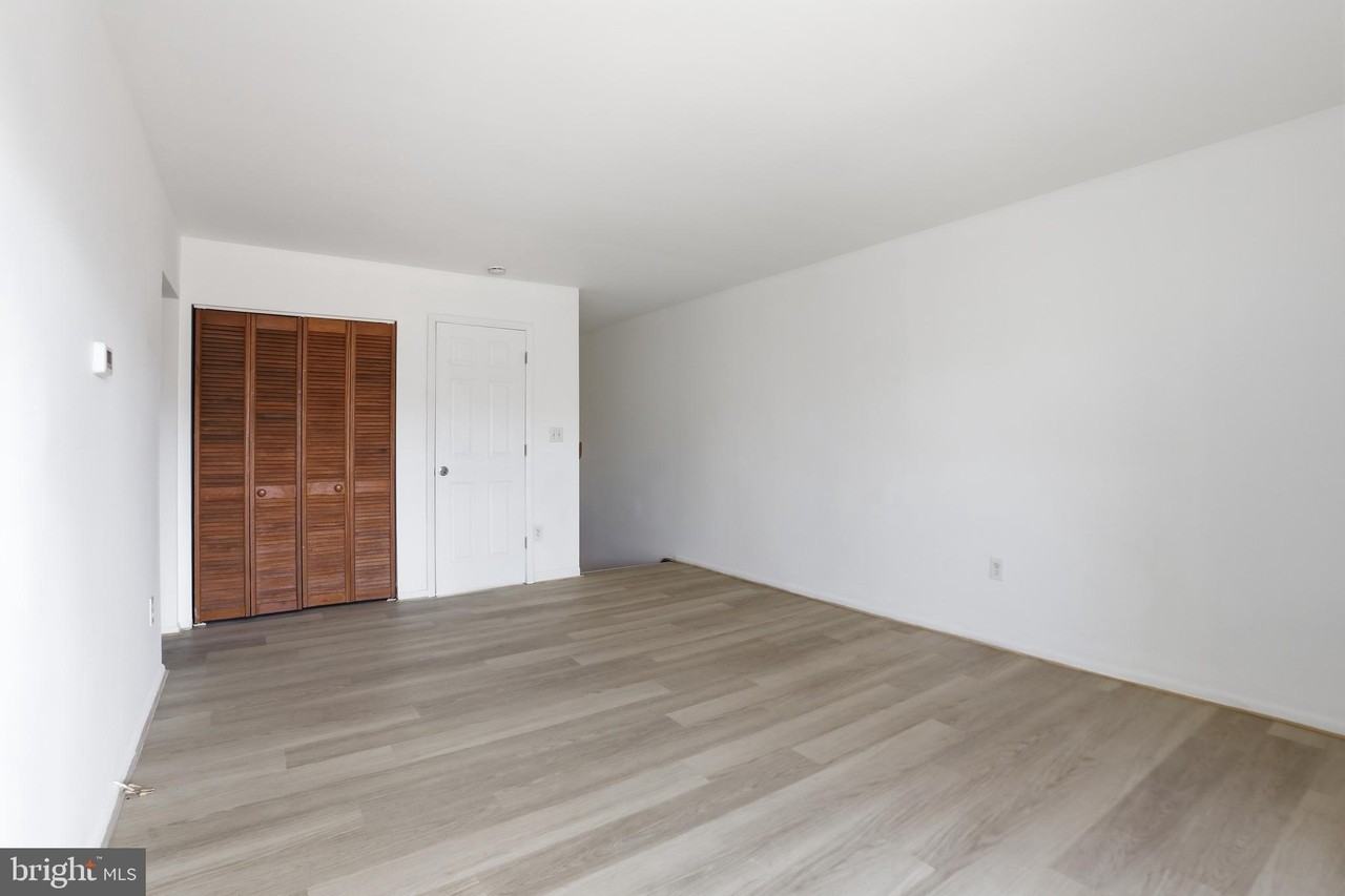 1242 Liberte Ct - Photo 7 of 19