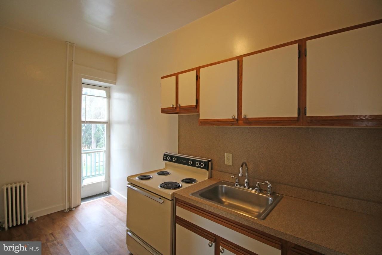 12 S Filbert St Apt B2 - Photo 5 of 15