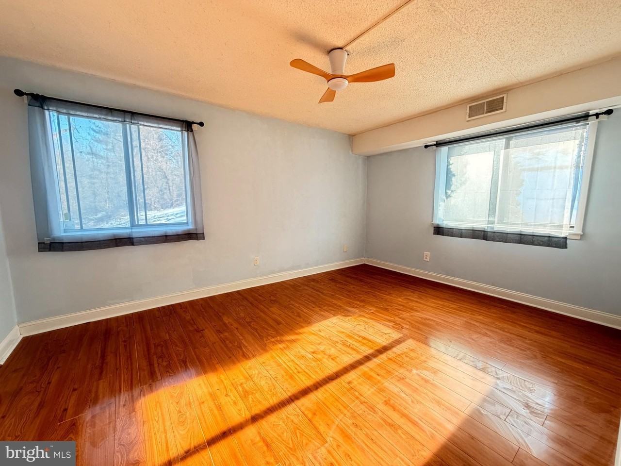 1307 Valley Dr Unit 1307 - Photo 6 of 10