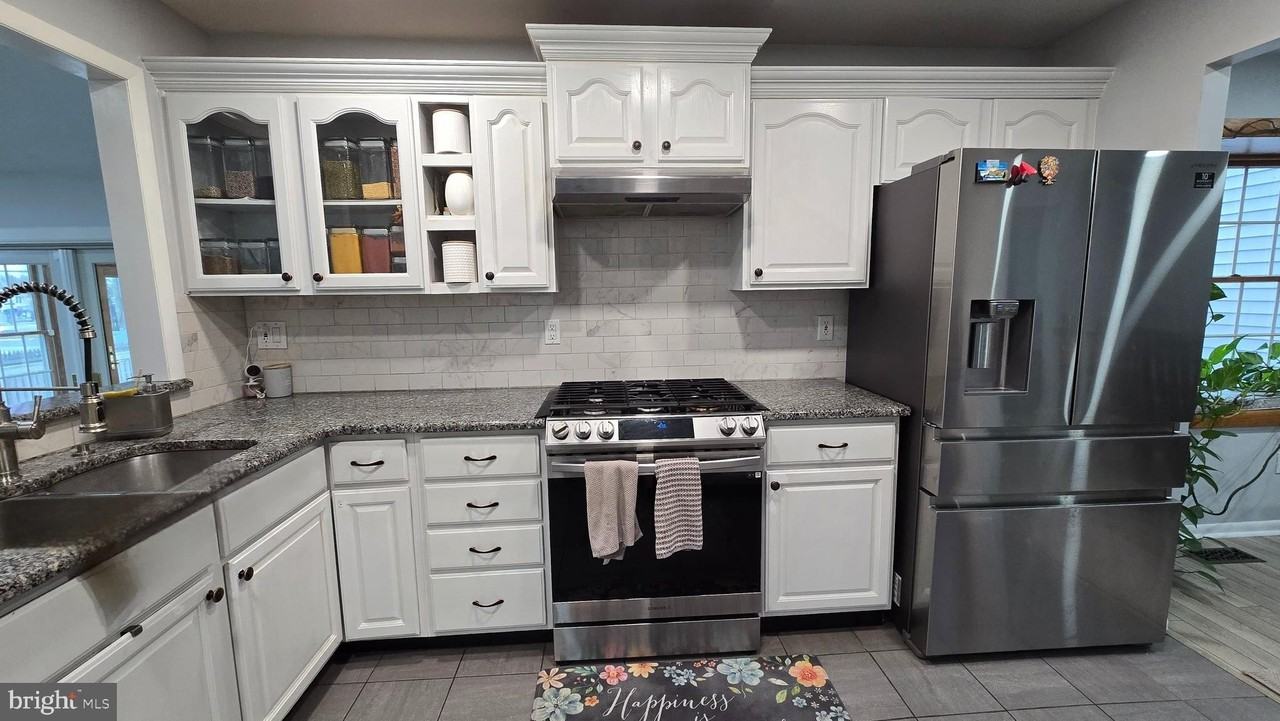 101 Ashley Cir - Photo 5 of 19